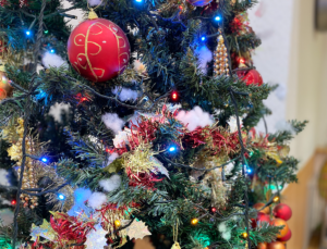 クリスマスの飾りつけをしました