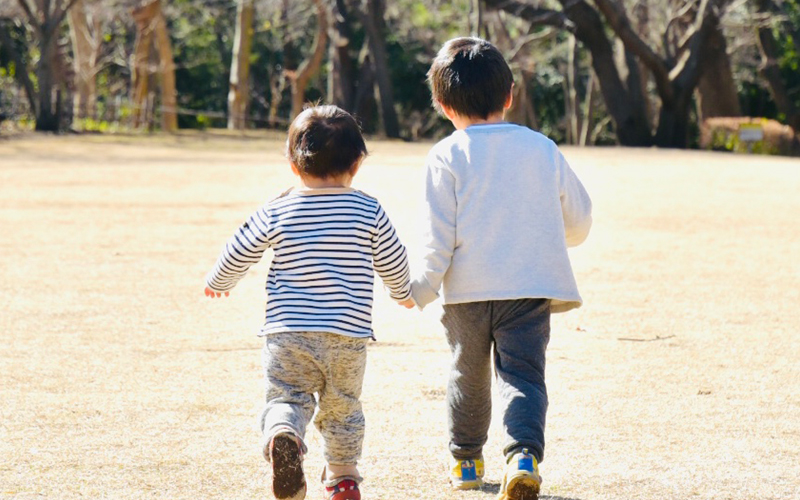 子供同士 子ども同士の学びの機会。異年齢交流のねらい | 白ゆりベビー ...